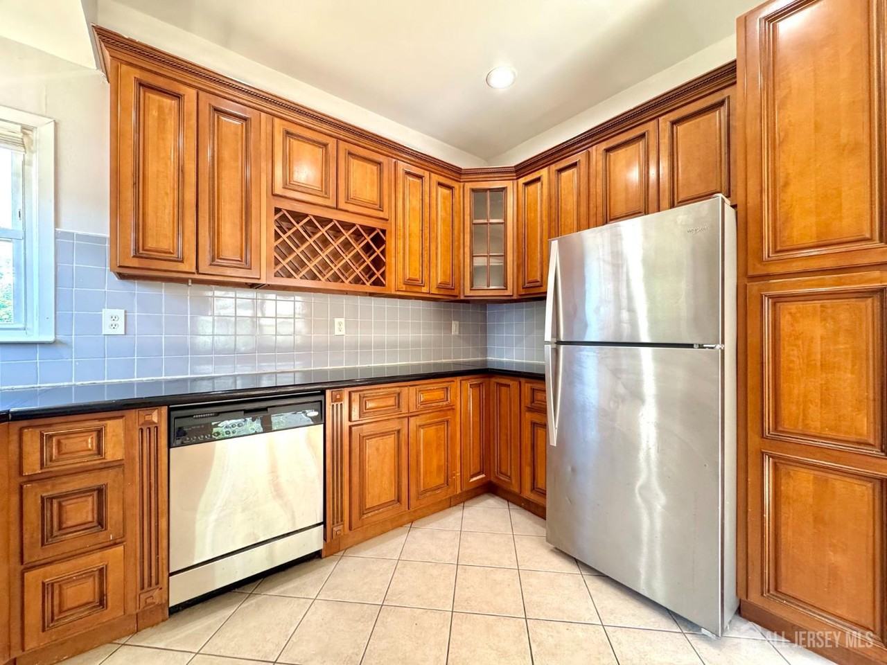 69 Mercer St - Photo 5 of 15