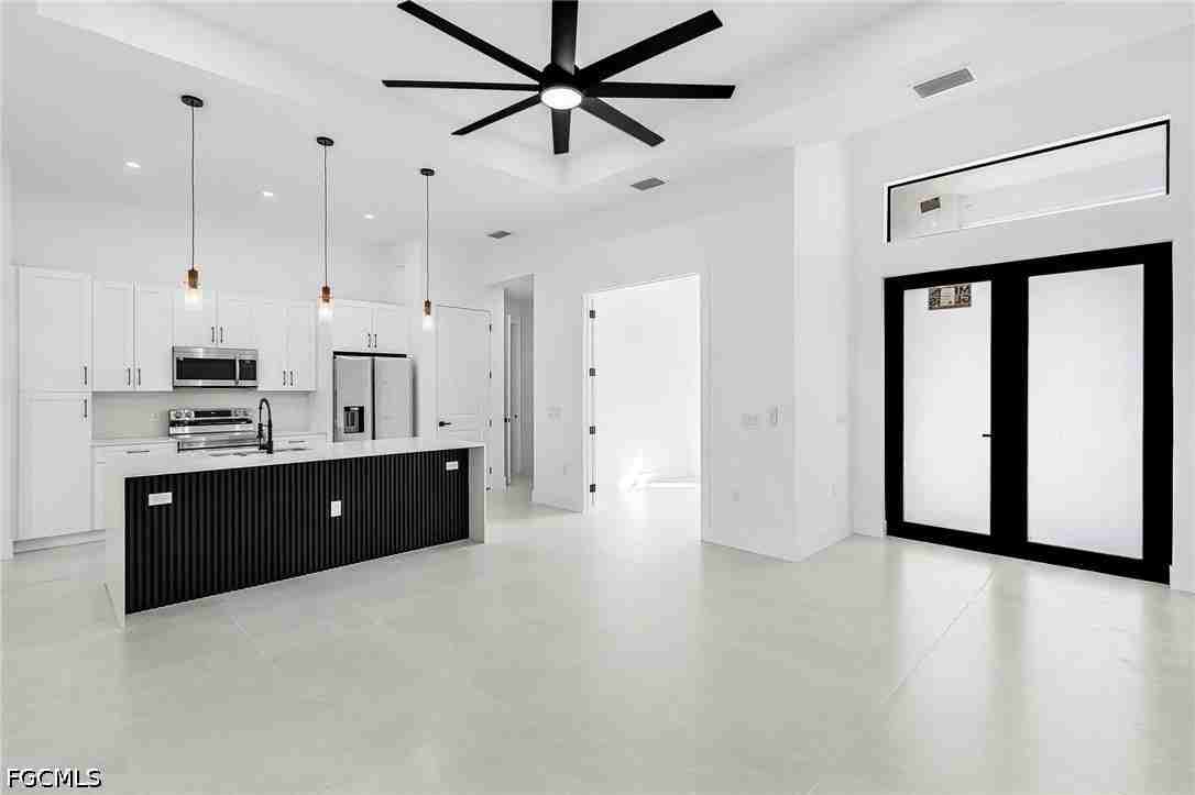 2200 Ne 15th Ave - Photo 4 of 24