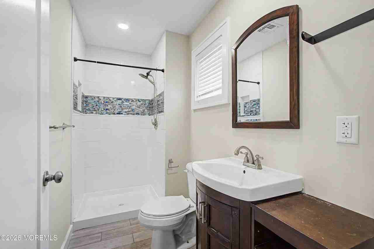 152 Center Ave - Photo 5 of 15