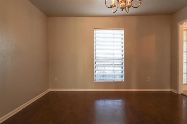 5725 Townhouse Ln - Photo 3 of 20