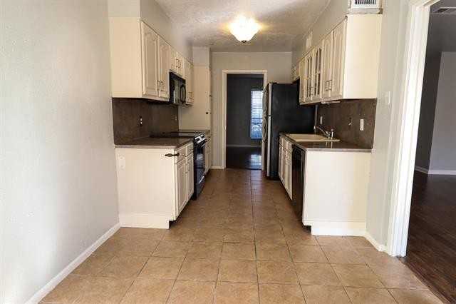 5725 Townhouse Ln - Photo 6 of 20