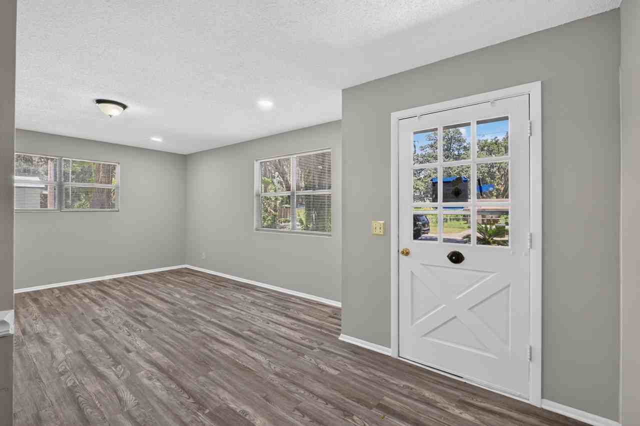 417 S Pine Ave #1 - Photo 2 of 10