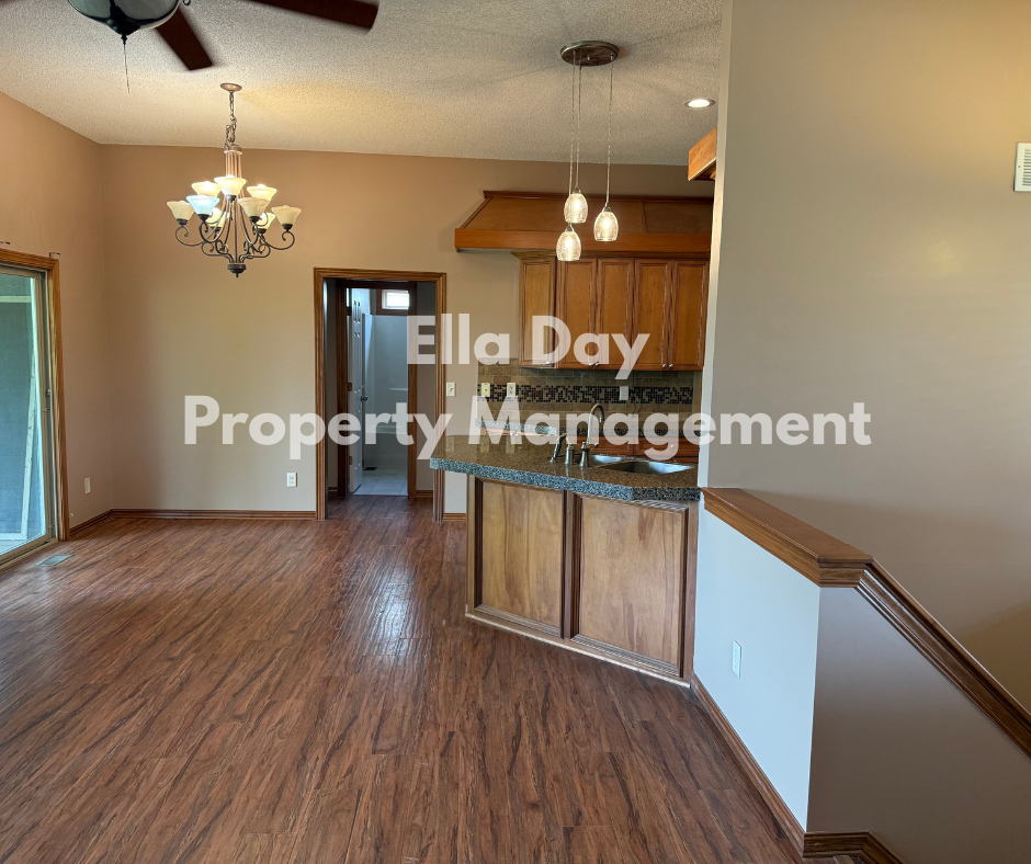 3025 N Triple Creek Dr #1 - Photo 2 of 10