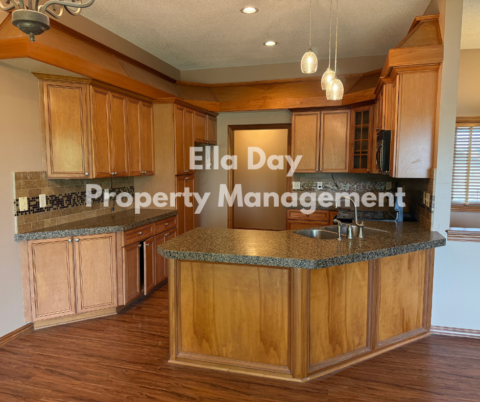 3025 N Triple Creek Dr #1 - Photo 3 of 10
