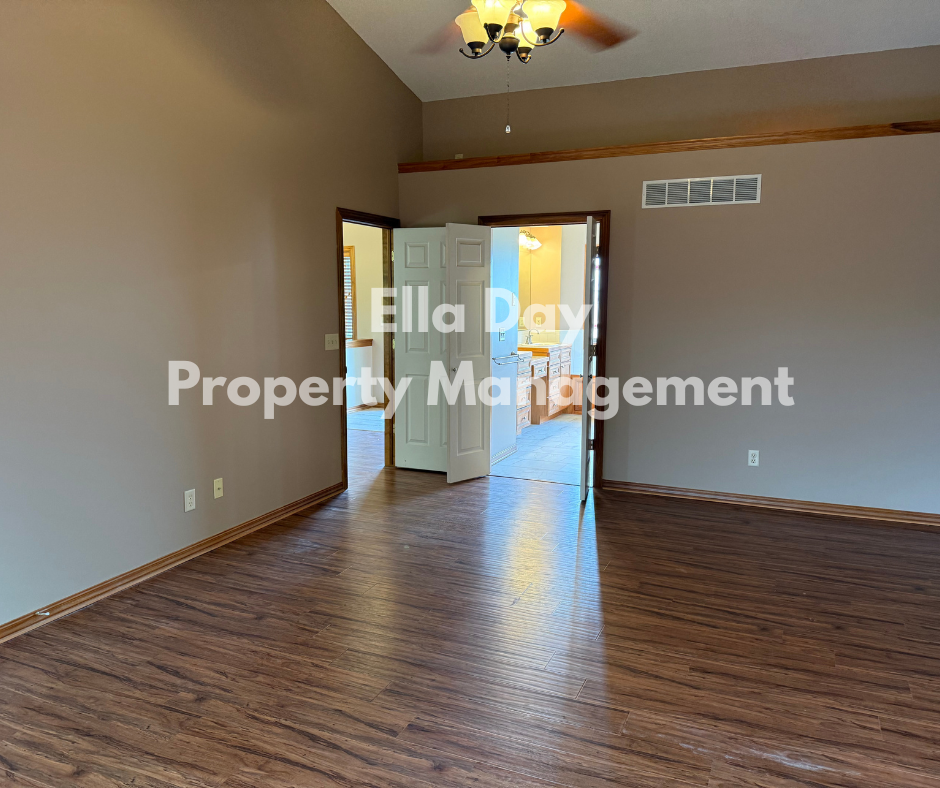 3025 N Triple Creek Dr #1 - Photo 6 of 10