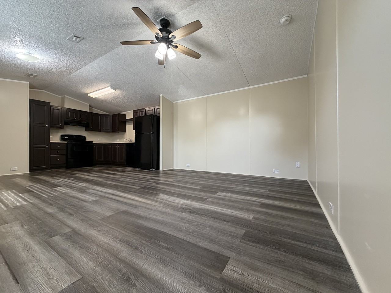 709 N Collins Fwy #47 - Photo 2 of 29