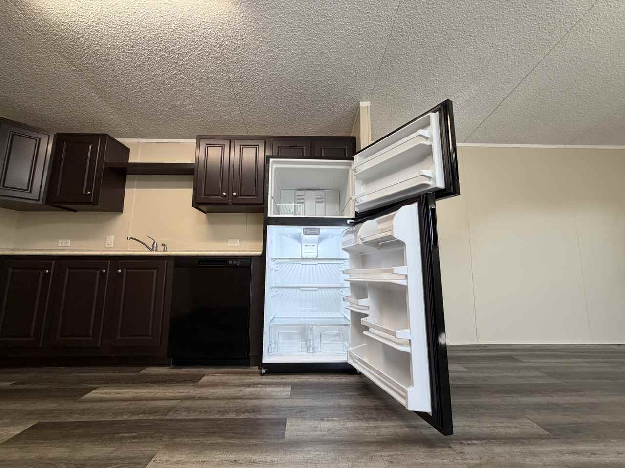 709 N Collins Fwy #47 - Photo 4 of 29