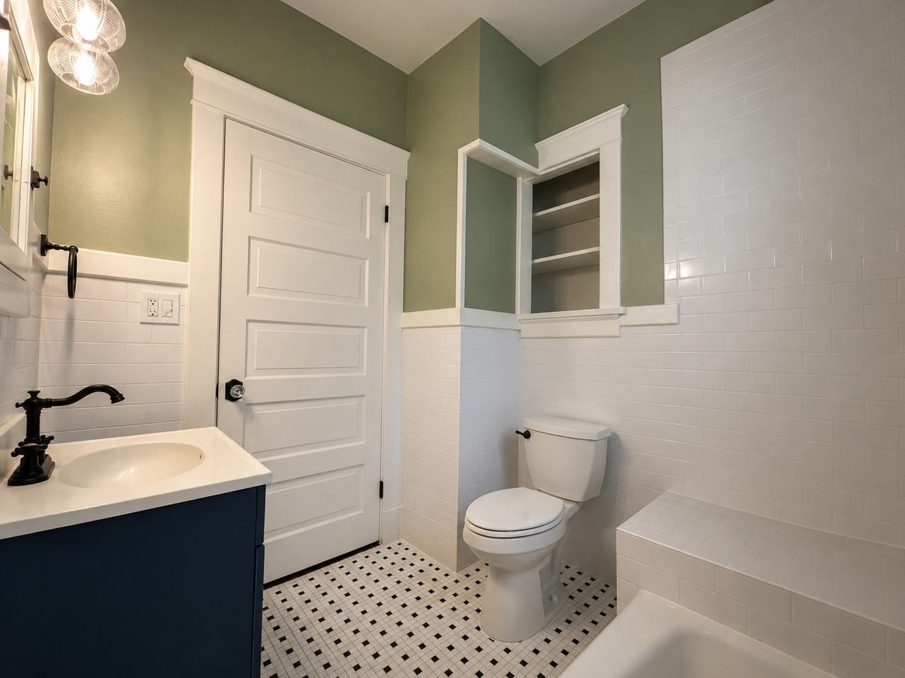 2627 Laharpe St #1 - Photo 7 of 14