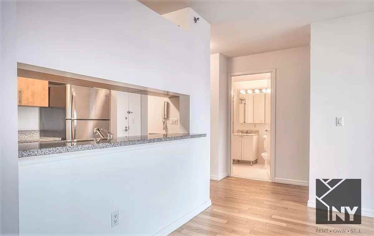 John St & Gold St #4702 - Photo 4 of 11