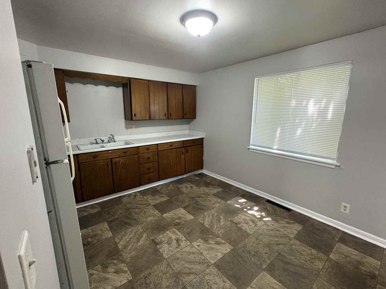 760 East Shore Drive #4 - Photo 3 of 12