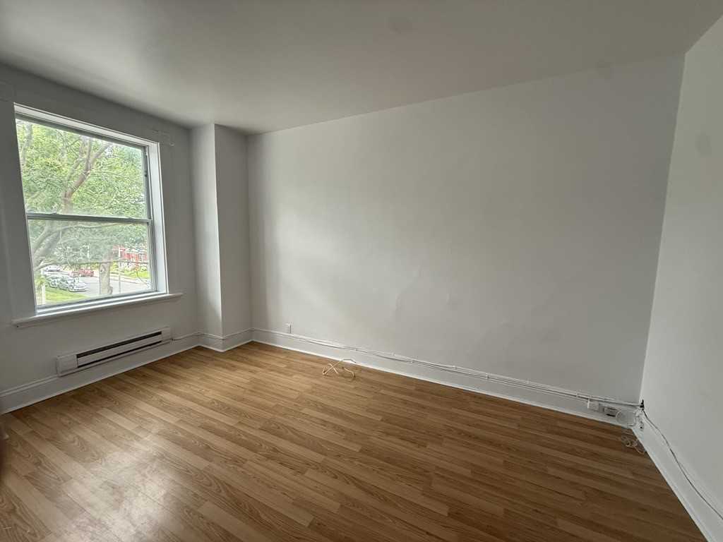 89 Lower Charlotte Street #2 - Photo 2 of 9