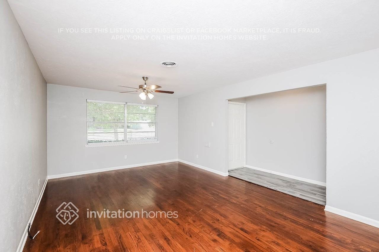 8514 Sweetwater Dr - Photo 3 of 21