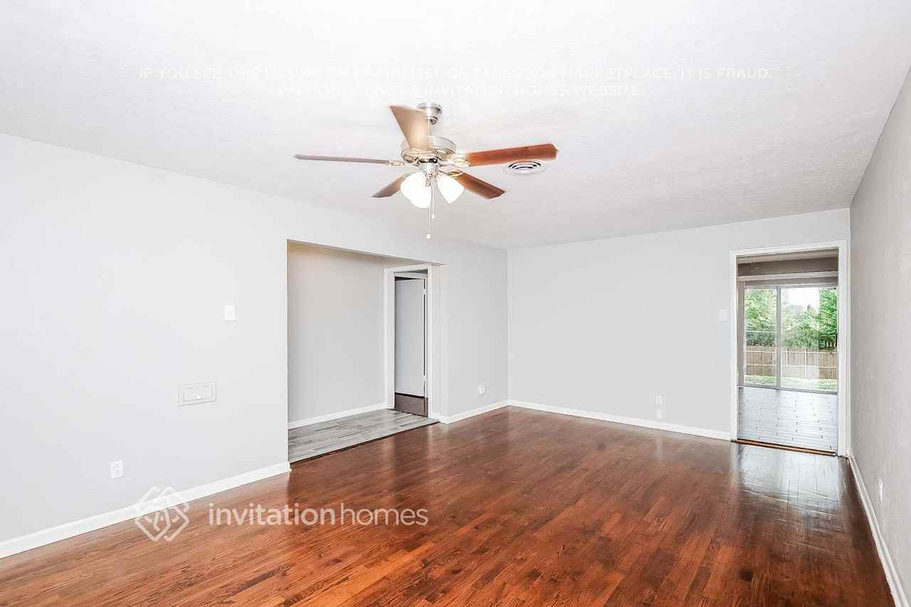 8514 Sweetwater Dr - Photo 4 of 21