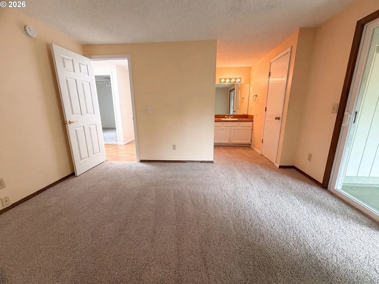 2908 Northeast 103rd Avenue - Photo 5 of 9