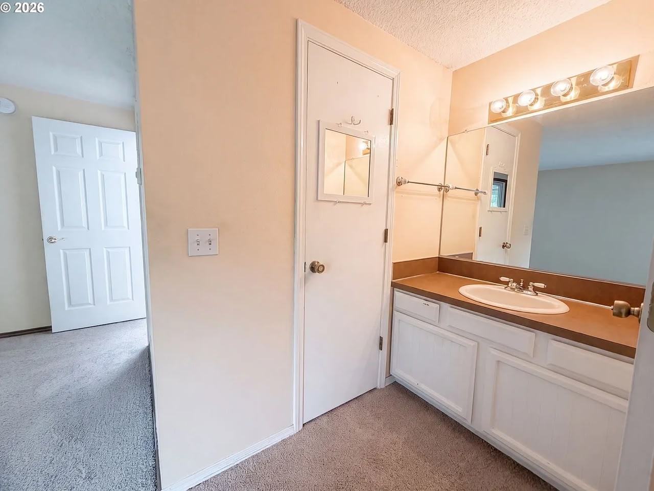2908 Northeast 103rd Avenue - Photo 6 of 9