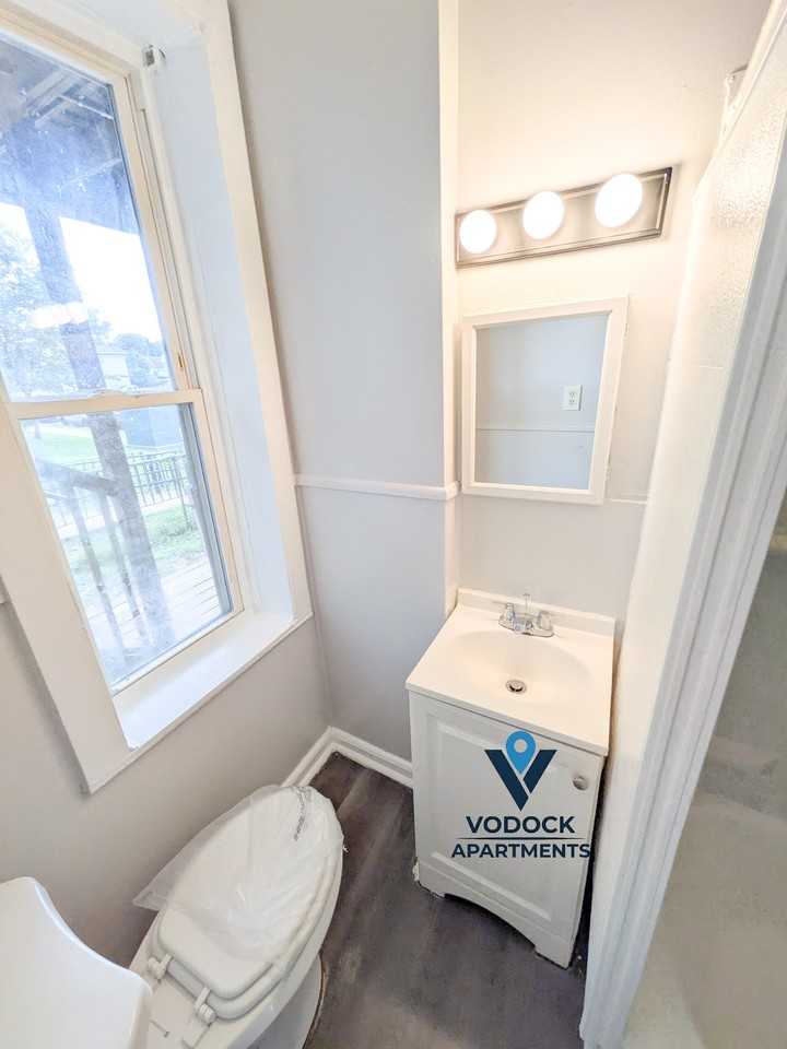 226 Lyman Street #1L - Photo 4 of 12