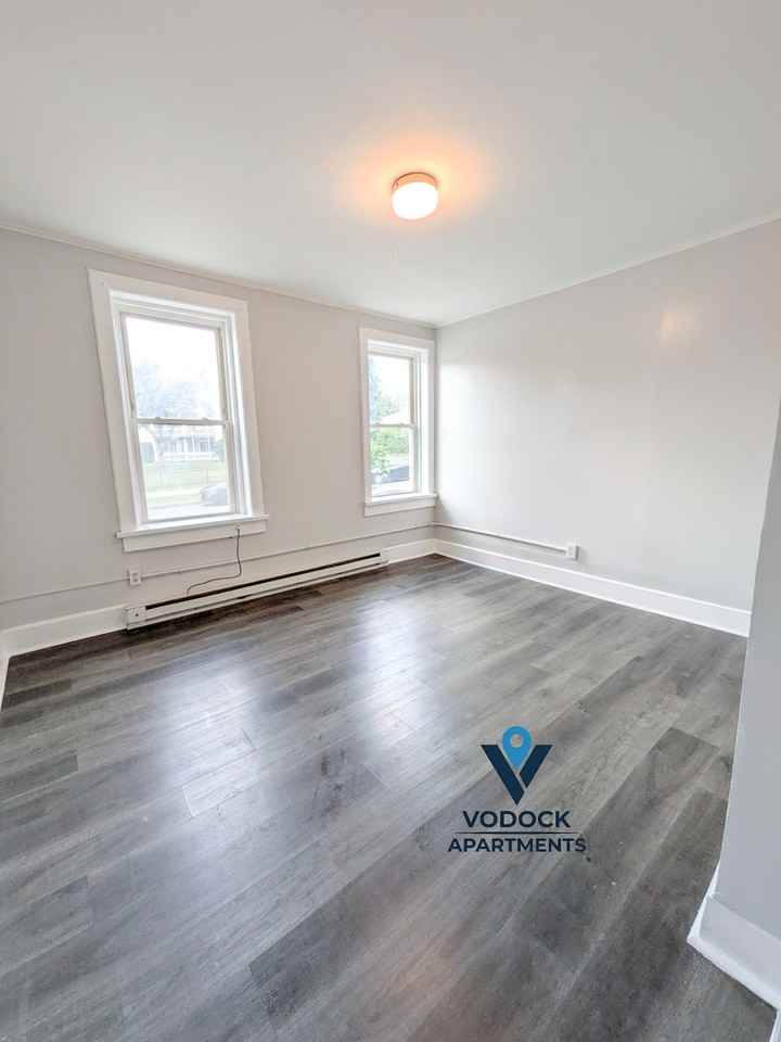 226 Lyman Street #1L - Photo 2 of 12