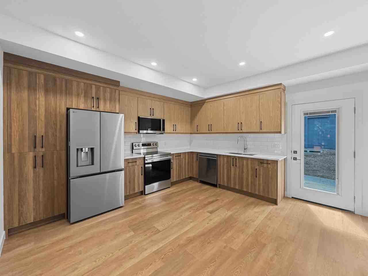 227 26 Ave Ne - Photo 4 of 24