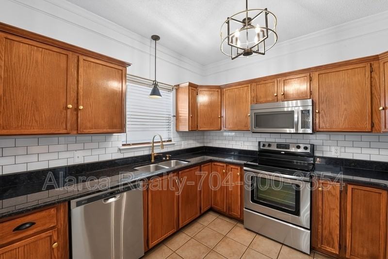 290 Sweet Martha Dr - Photo 2 of 23
