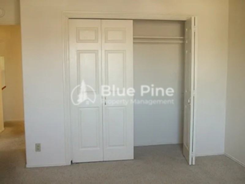635 S 5th W - Photo 4 of 13