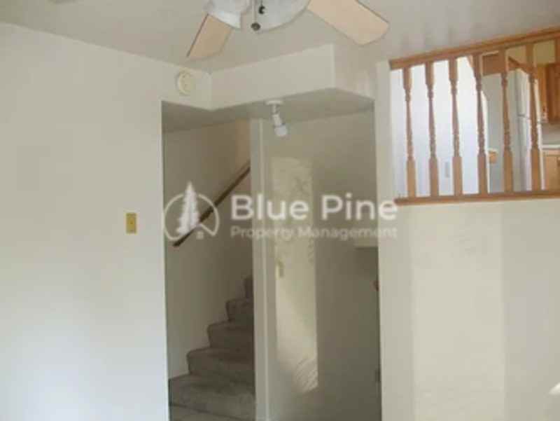 635 S 5th W - Photo 5 of 13