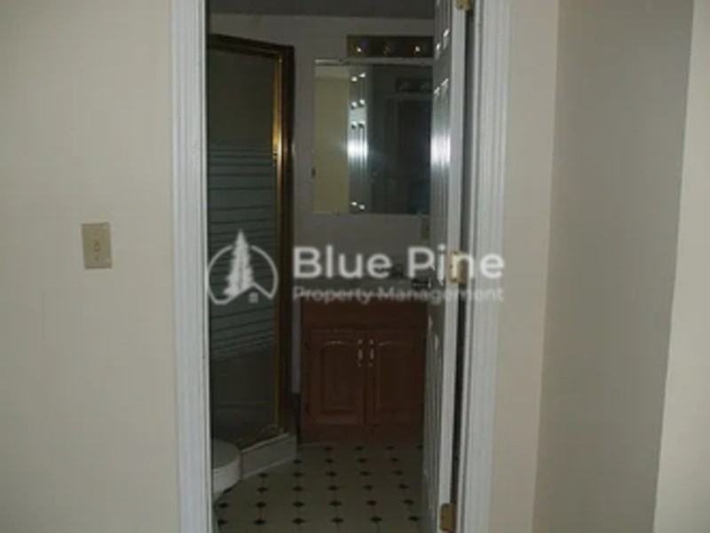 635 S 5th W - Photo 7 of 13