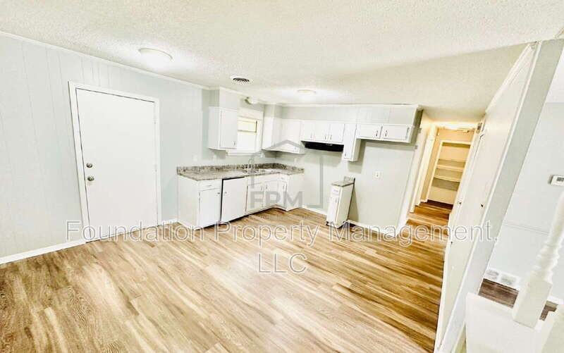 3366 Lone Rock Dr - Photo 3 of 11