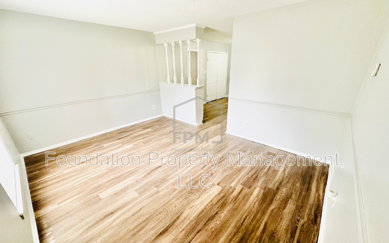 3366 Lone Rock Dr - Photo 4 of 11