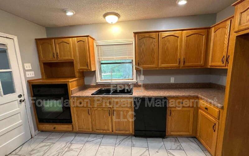 884 Blanchard Rd - Photo 4 of 19