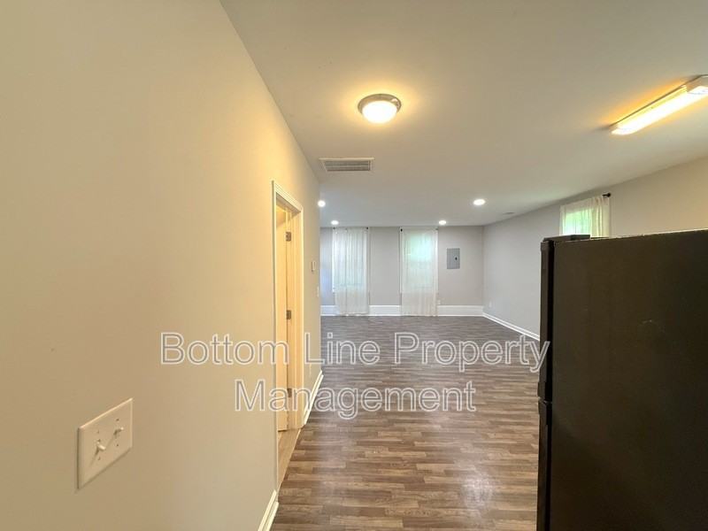 613 1/2 Charlotte Ave #D - Photo 6 of 10