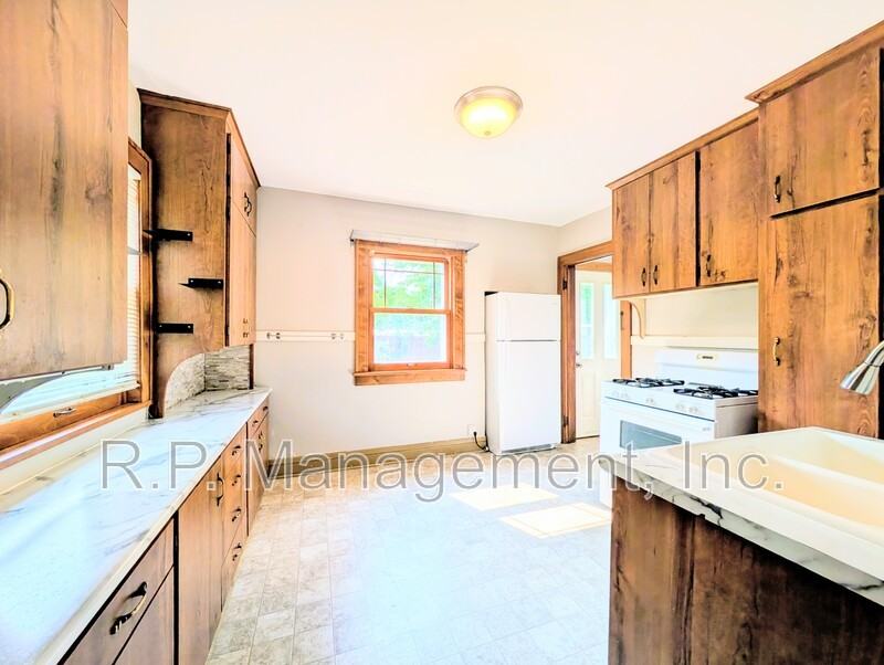 5050 30th Ave S - Photo 6 of 14