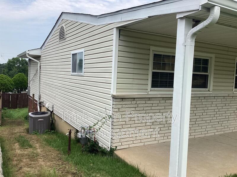 563 Apex Dr - Photo 3 of 37