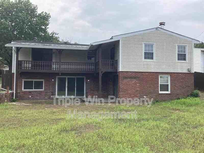 563 Apex Dr - Photo 4 of 37
