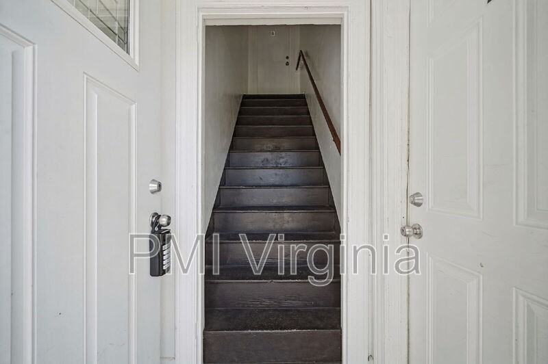 3841 Chatham Cir #B - Photo 4 of 27