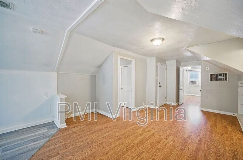 3841 Chatham Cir #B - Photo 5 of 27