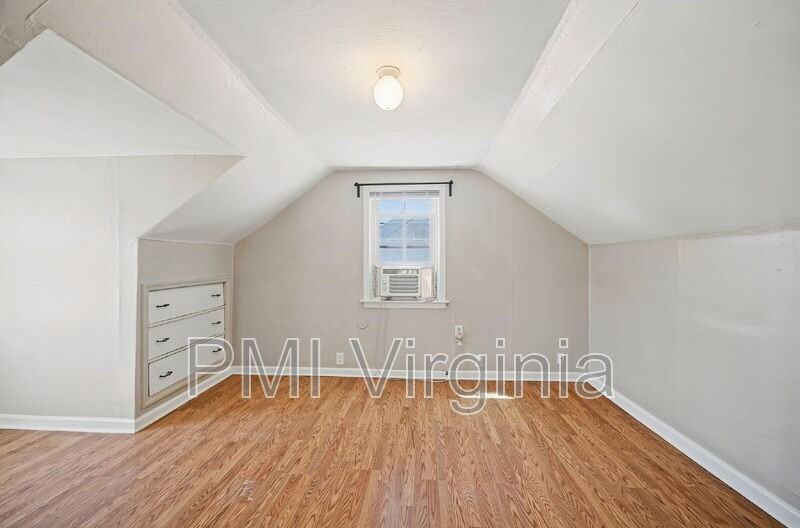 3841 Chatham Cir #B - Photo 6 of 27