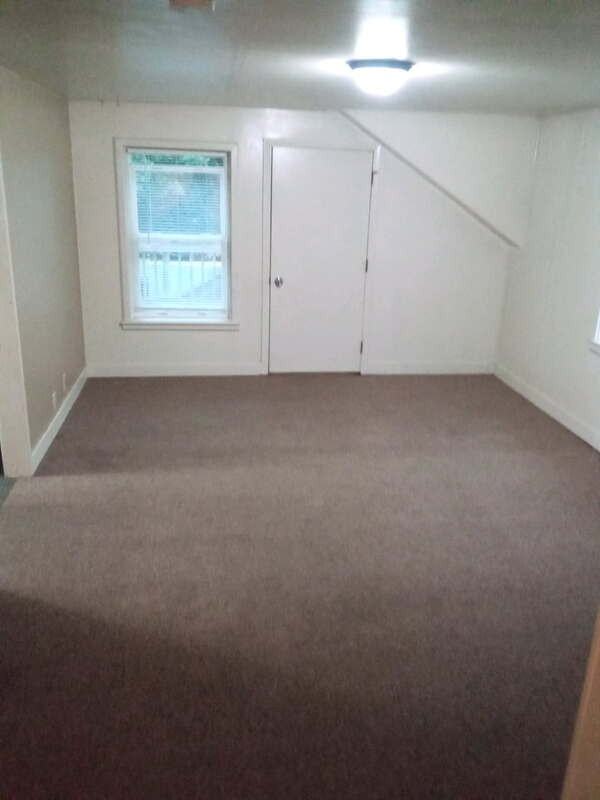 610 Church Ave - Photo 5 of 9