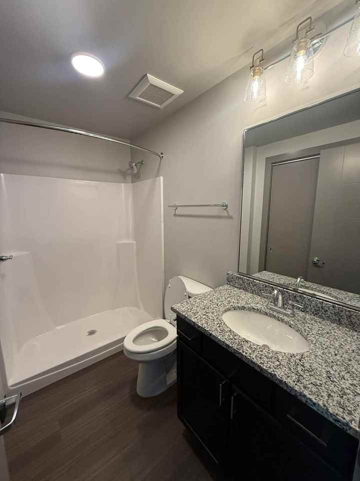 The Arnold Apartments - Photo 6 of 10