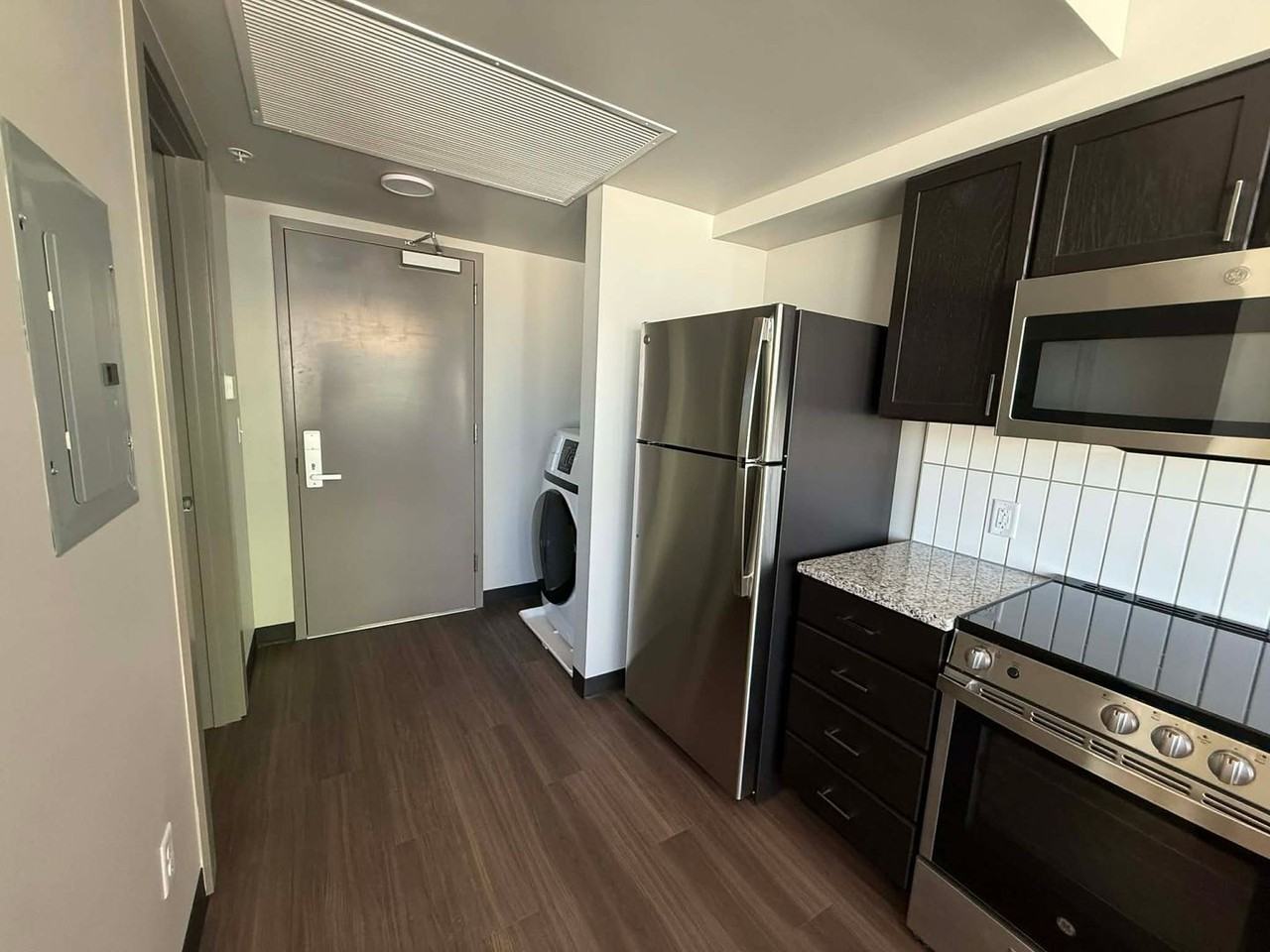 The Arnold Apartments - Photo 7 of 10