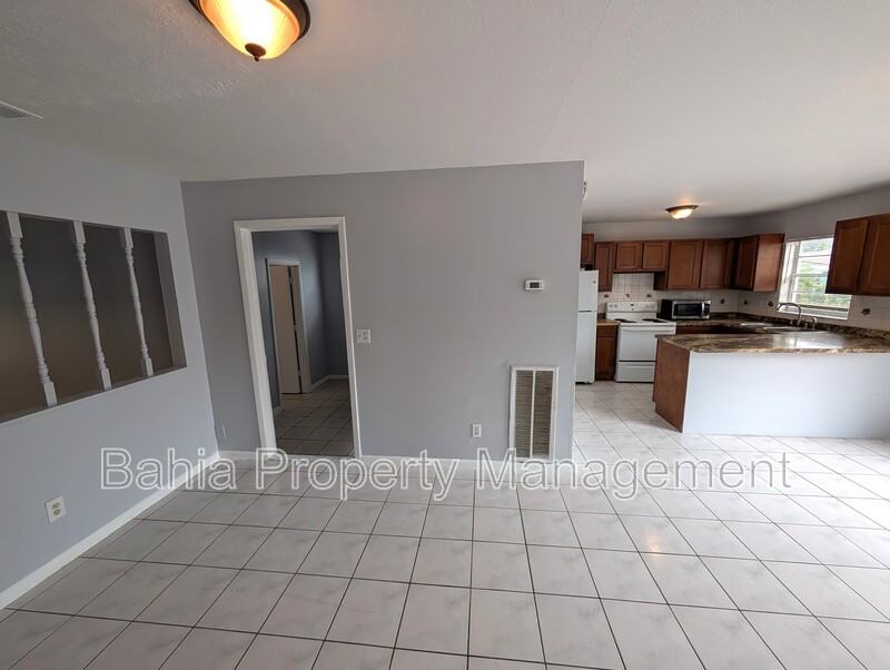 1803 E Humphrey St - Photo 5 of 16