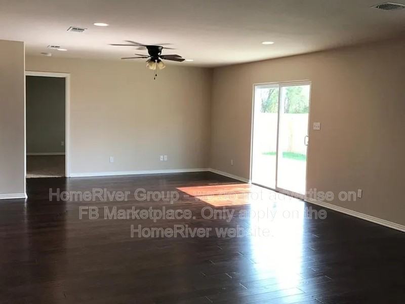 3017 N Hickory St - Photo 3 of 10