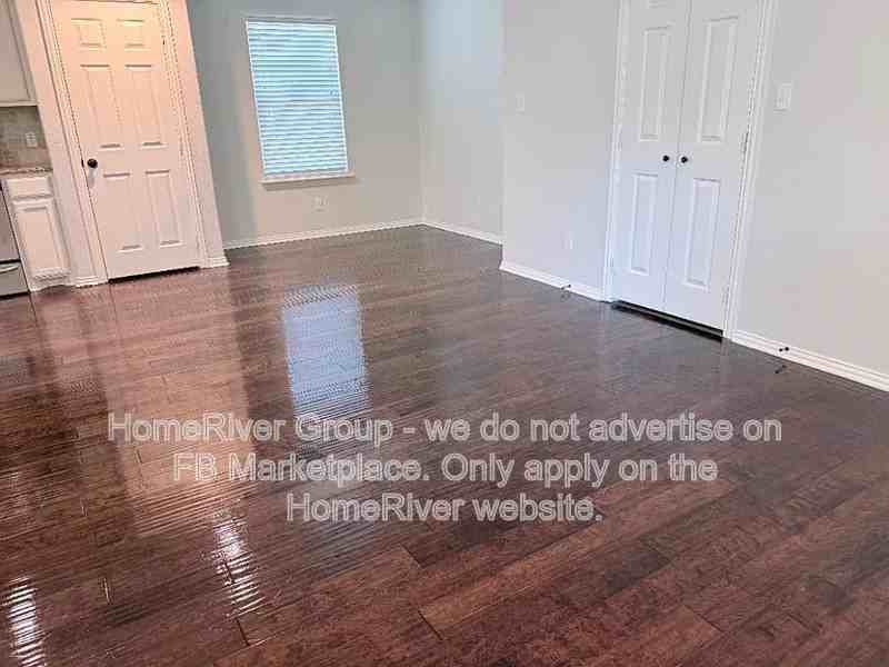 3017 N Hickory St - Photo 6 of 10