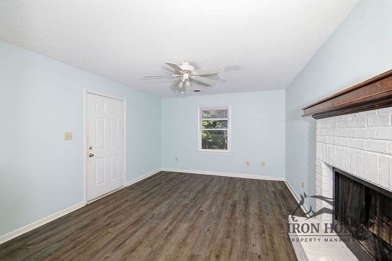 126A Greenwood Dr - Photo 2 of 20