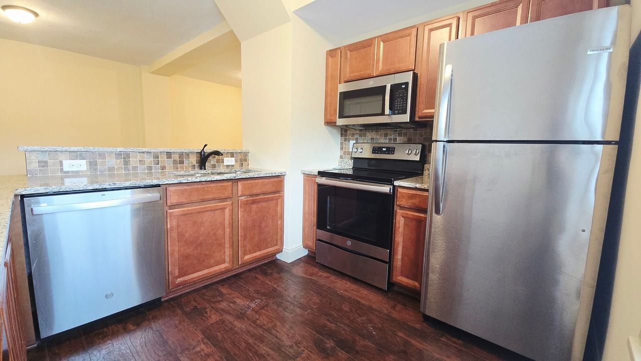 1416 E State St Apartments - Photo 3 of 38