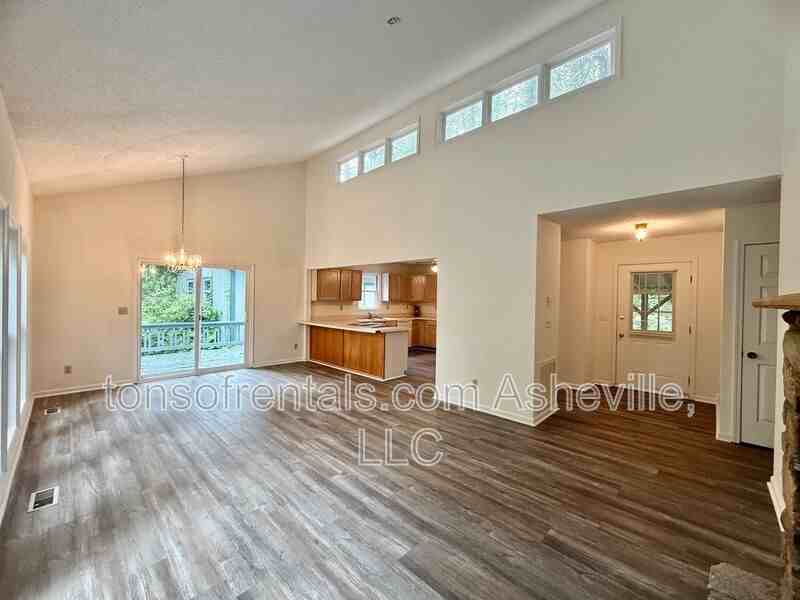 327 Winding Way Ln - Photo 4 of 16