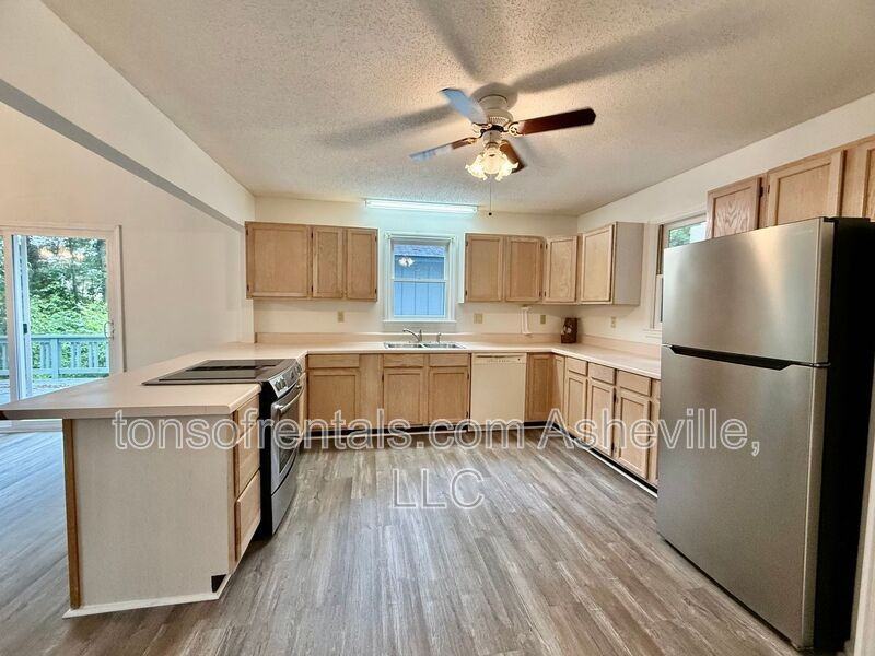 327 Winding Way Ln - Photo 5 of 16