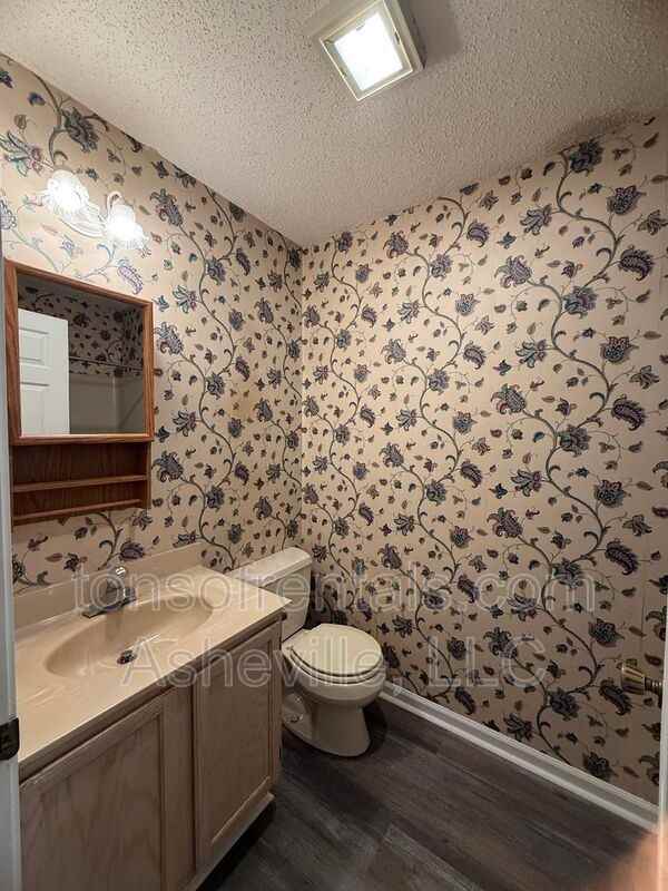 327 Winding Way Ln - Photo 6 of 16