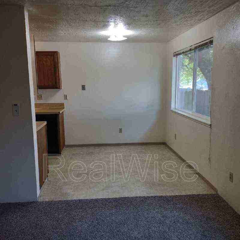 112 Sunset St #B - Photo 3 of 11