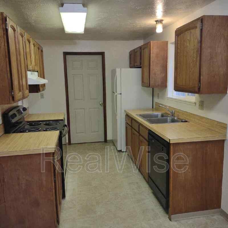 112 Sunset St #B - Photo 4 of 11