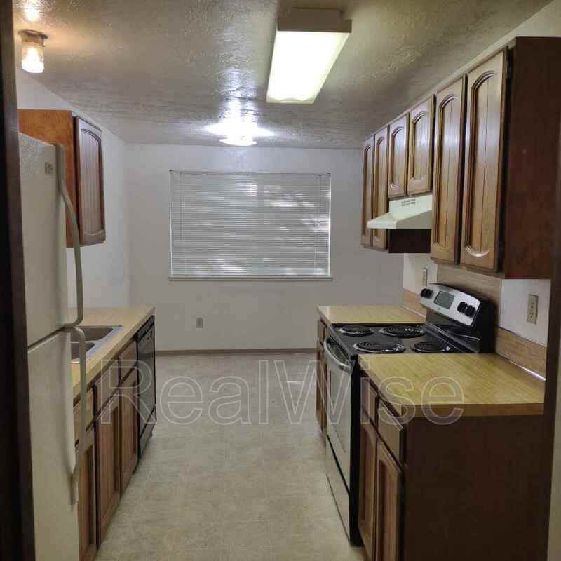 112 Sunset St #B - Photo 5 of 11
